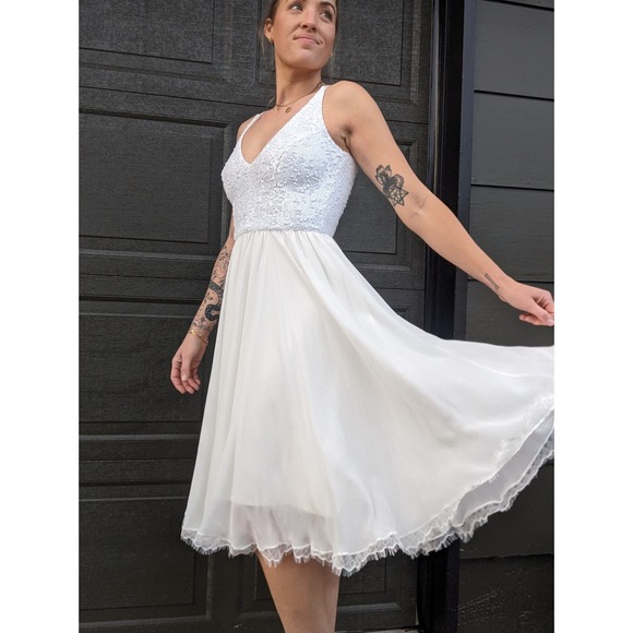 Dress the Population - Tracy Plunging Sequin Bodice Tea Length Dress White Lace - Picture 1 of 12